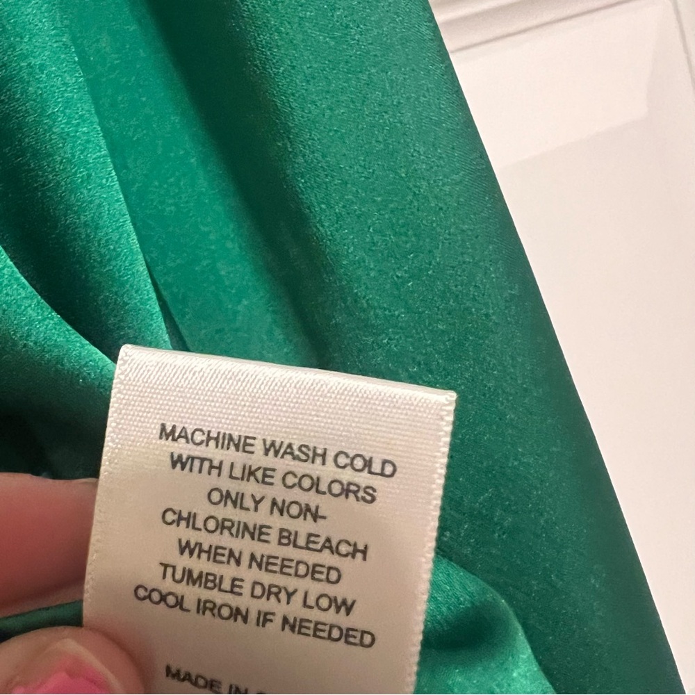 Gibson Latimer Vibrant Green Blouse - Picture 6 of 7